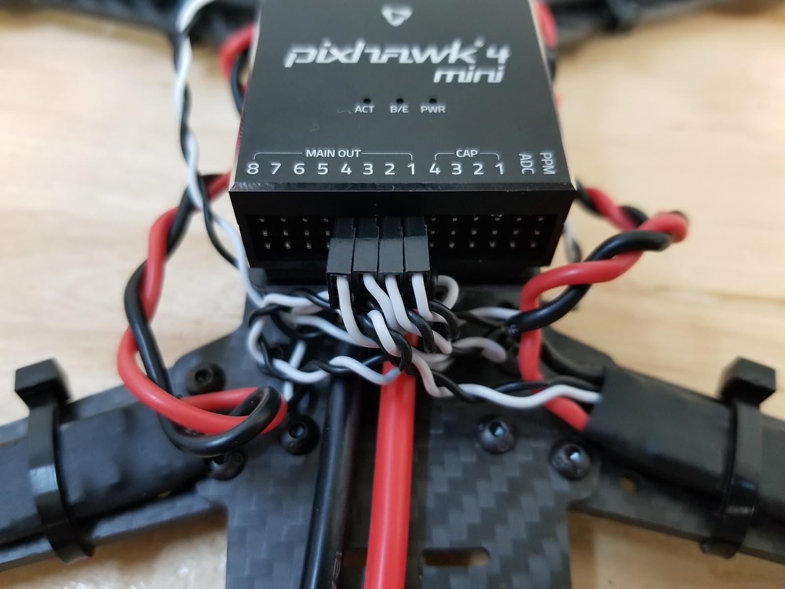 QAV250은 ESC를 Pixhawk PWM에 연결